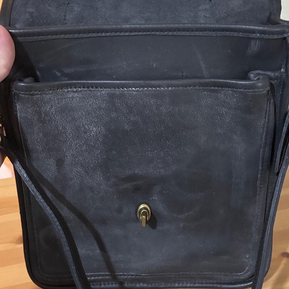 Coach Vintage Willis Black Leather Shoulder Bag - Picture 7 of 13